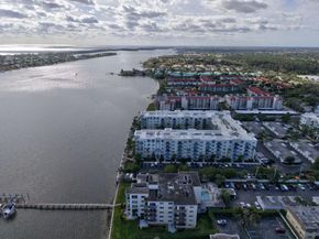 1206 S Lake Drive 504, Lantana FL 33462