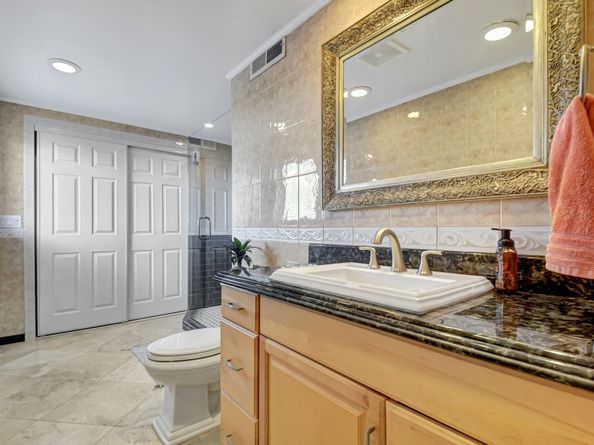 1206 S Lake Drive 504, Lantana FL 33462