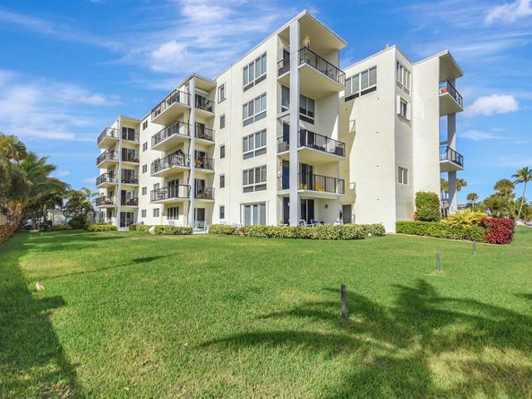 1206 S Lake Drive 504, Lantana FL 33462