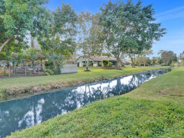 11600 NW 26th St, Plantation FL 33323