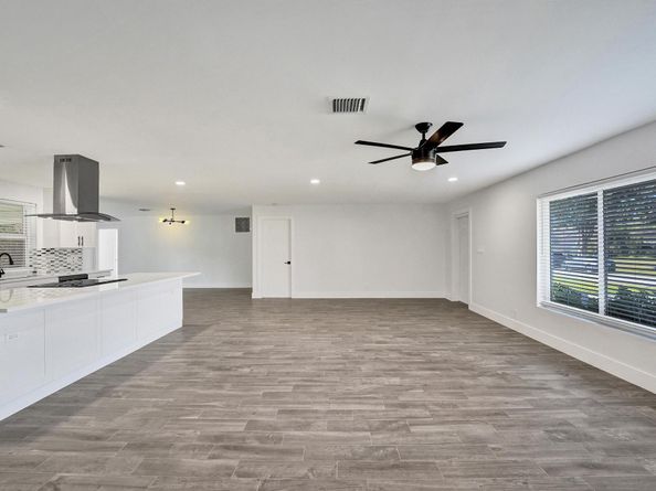 11600 NW 26th St, Plantation FL 33323