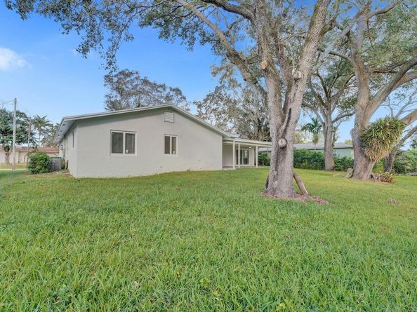 11600 NW 26th St, Plantation FL 33323