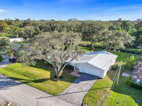 11600 NW 26th St, Plantation FL 33323