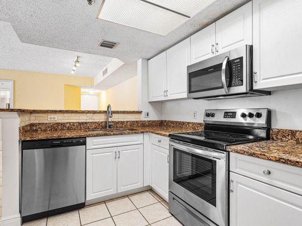 5051 Wiles Road 107, Coconut Creek FL 33073