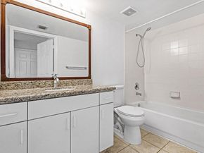 5051 Wiles Road 107, Coconut Creek FL 33073