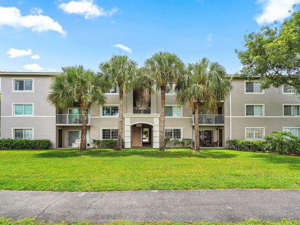 5051 Wiles Road 107, Coconut Creek FL 33073