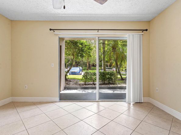 5051 Wiles Road 107, Coconut Creek FL 33073