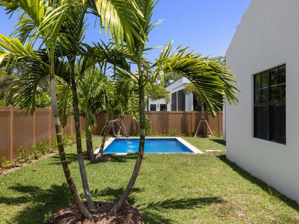 309 Cascade Lane, Palm Beach Shores FL 33404