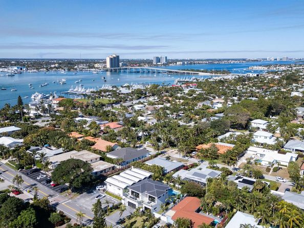 309 Cascade Lane, Palm Beach Shores FL 33404