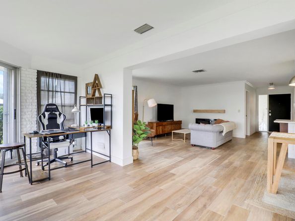 343 Yorktowne Circle, Atlantis FL 33462