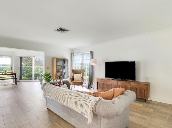 343 Yorktowne Circle, Atlantis FL 33462