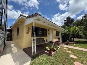 1007 N 31st Rd, Hollywood FL 33021