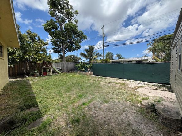 1007 N 31st Rd, Hollywood FL 33021