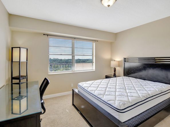 3300 W Rolling Hills Circle 705, Davie FL 33328