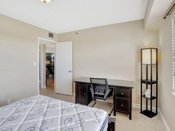 3300 W Rolling Hills Circle 705, Davie FL 33328