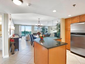 3300 W Rolling Hills Circle 705, Davie FL 33328