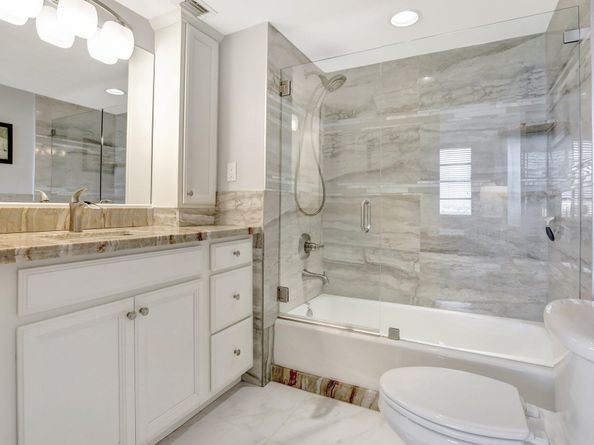 3300 W Rolling Hills Circle 705, Davie FL 33328