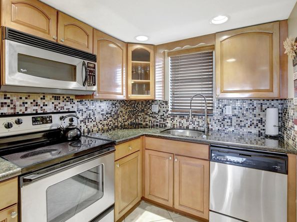 3300 W Rolling Hills Circle 705, Davie FL 33328
