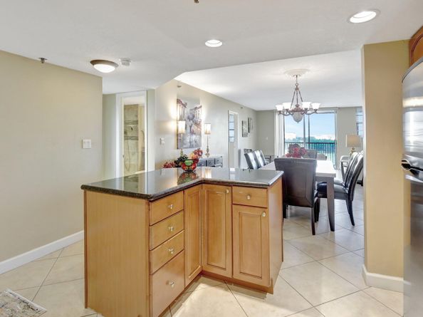 3300 W Rolling Hills Circle 705, Davie FL 33328