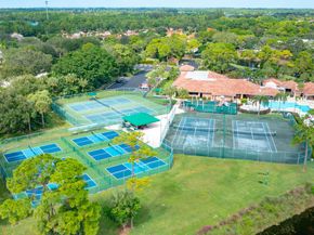300 Crosswinds Drive D1, Greenacres FL 33413