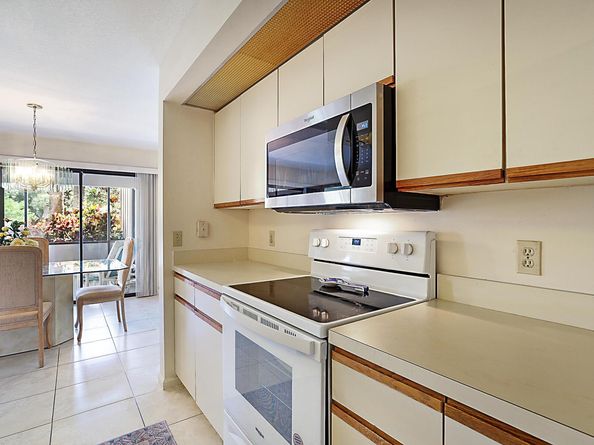 300 Crosswinds Drive D1, Greenacres FL 33413