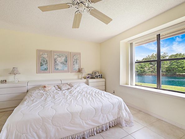 300 Crosswinds Drive D1, Greenacres FL 33413