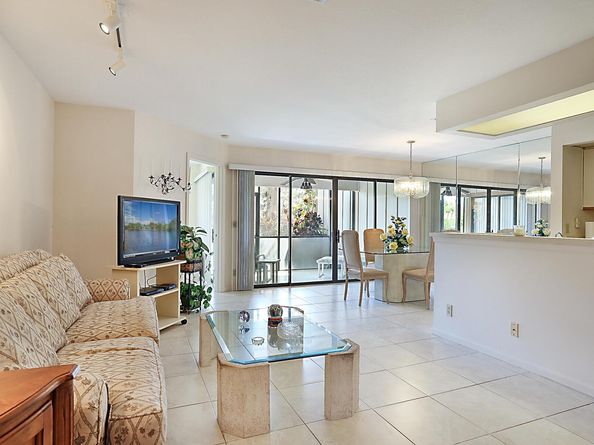 300 Crosswinds Drive D1, Greenacres FL 33413
