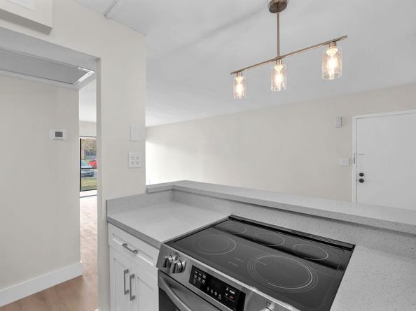 5821 Washington Street 21, Hollywood FL 33023