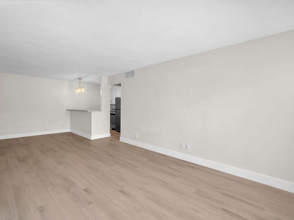 5821 Washington Street 21, Hollywood FL 33023