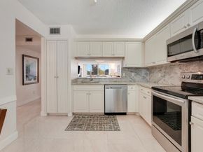 6698 10th Avenue N 320, Lake Worth FL 33467