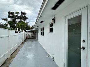 728 Ridge Road 35, Lantana FL 33462