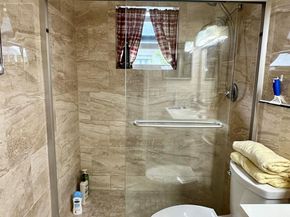 728 Ridge Road 35, Lantana FL 33462