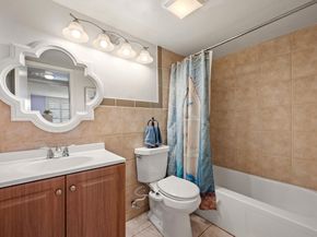 311 S Hollybrook Dr 104, Pembroke Pines FL 33025