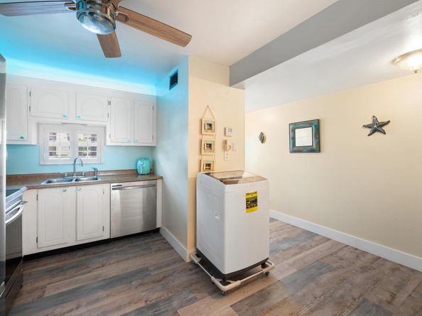 311 S Hollybrook Dr 104, Pembroke Pines FL 33025