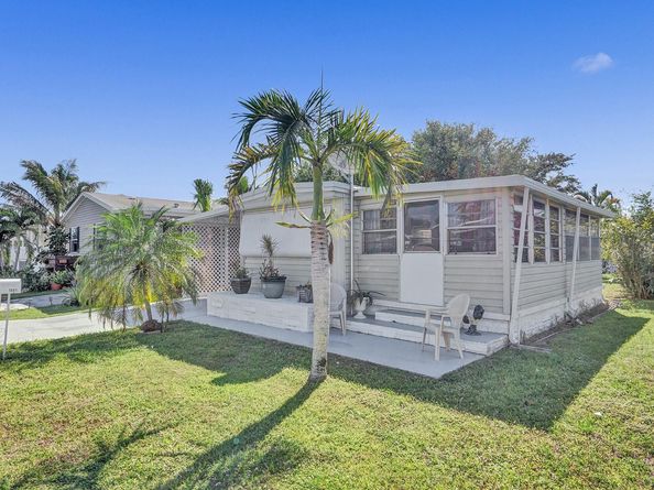 1681 SW 83rd Ter, Davie FL 33324
