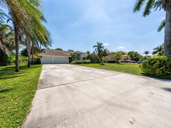14463 SW 16th Ct, Davie FL 33325