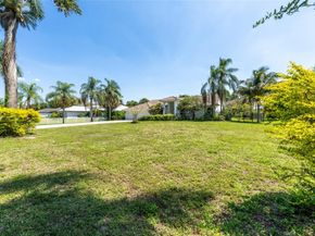 14463 SW 16th Ct, Davie FL 33325