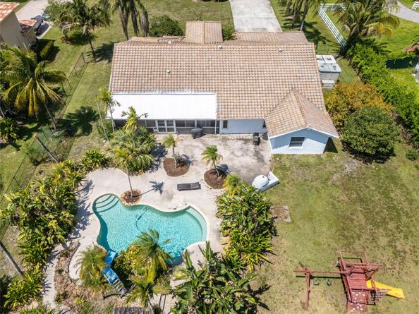 14463 SW 16th Ct, Davie FL 33325