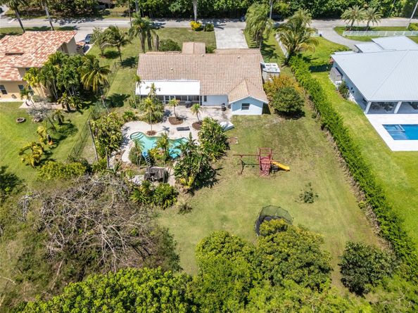 14463 SW 16th Ct, Davie FL 33325