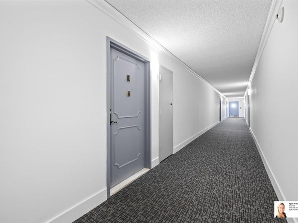 137 Golden Isles Drive 806, Hallandale Beach FL 33009