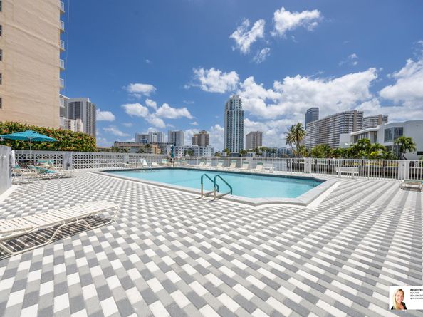 137 Golden Isles Drive 806, Hallandale Beach FL 33009