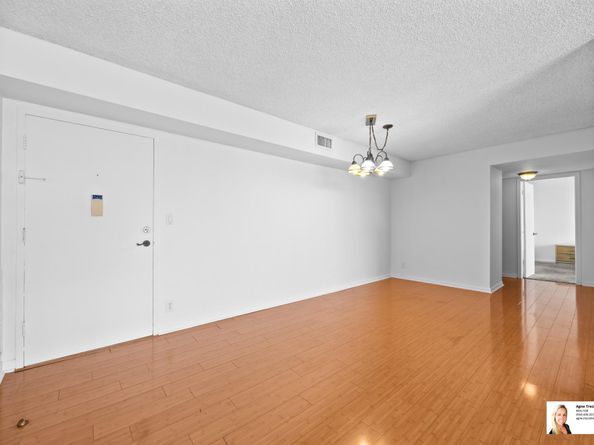 137 Golden Isles Drive 806, Hallandale Beach FL 33009