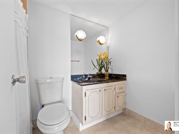 137 Golden Isles Drive 806, Hallandale Beach FL 33009