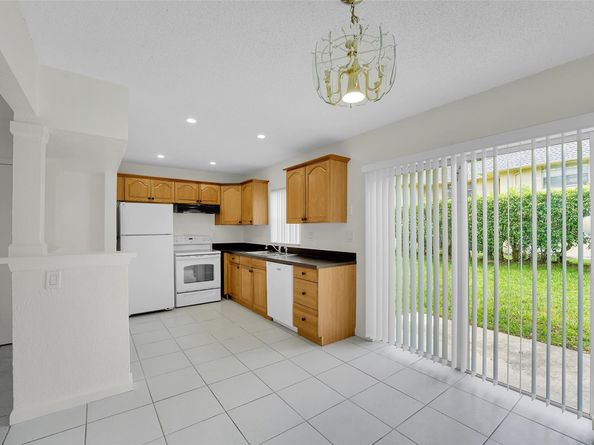7505 Kimberly Blvd 127, North Lauderdale FL 33068