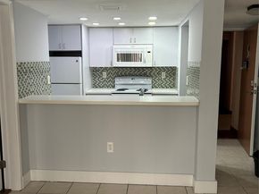 7035 NW 186th St D111, Hialeah FL 33015
