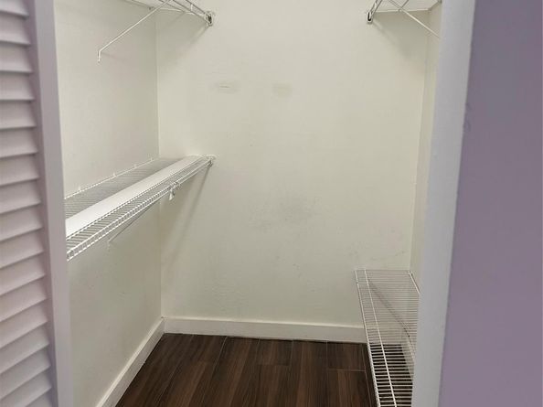 7035 NW 186th St D111, Hialeah FL 33015