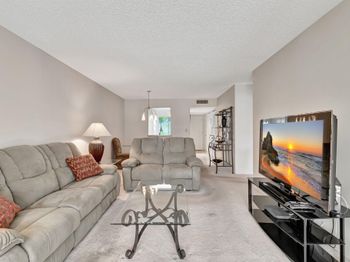 6795 Huntington Lane