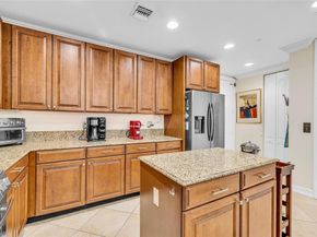 913 NE 17th Way *, Fort Lauderdale FL 33304