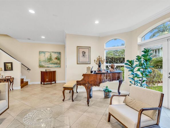 913 NE 17th Way *, Fort Lauderdale FL 33304