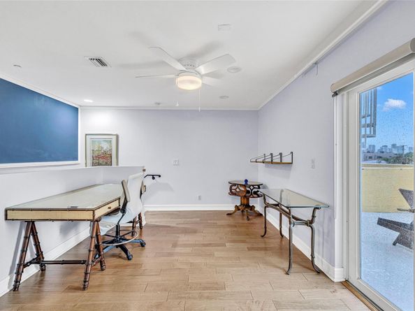 913 NE 17th Way *, Fort Lauderdale FL 33304